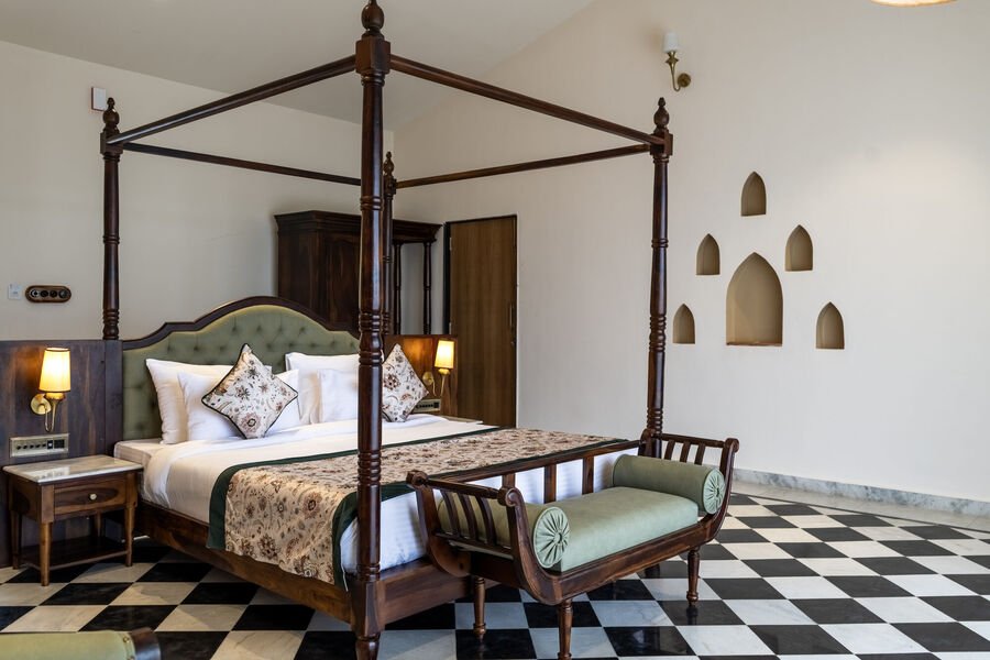 Double-Seater Jacuzzi Rooms
