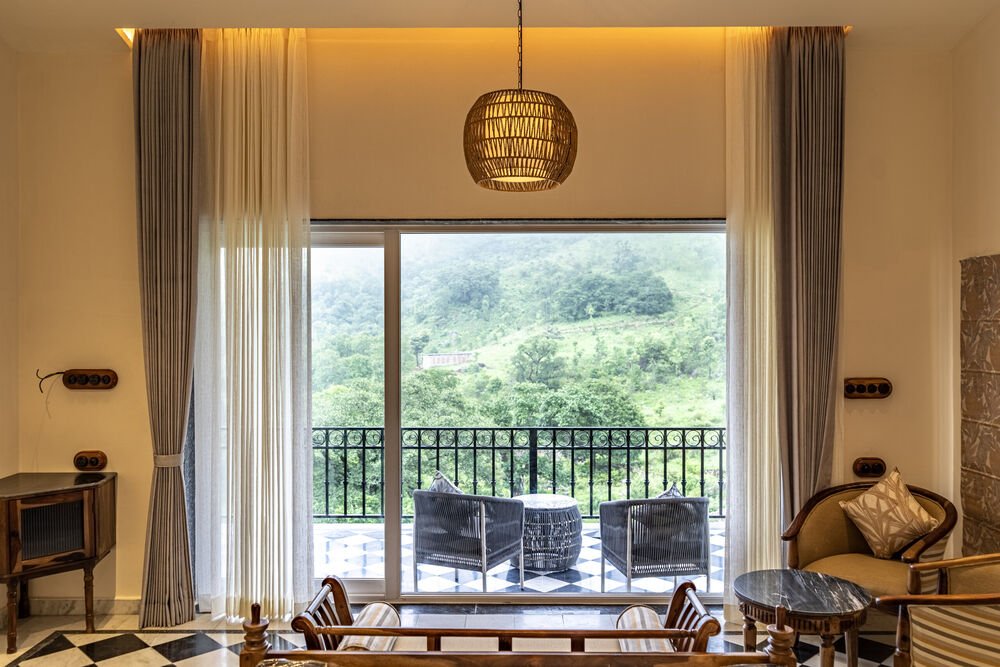 A Kurja suite and its view